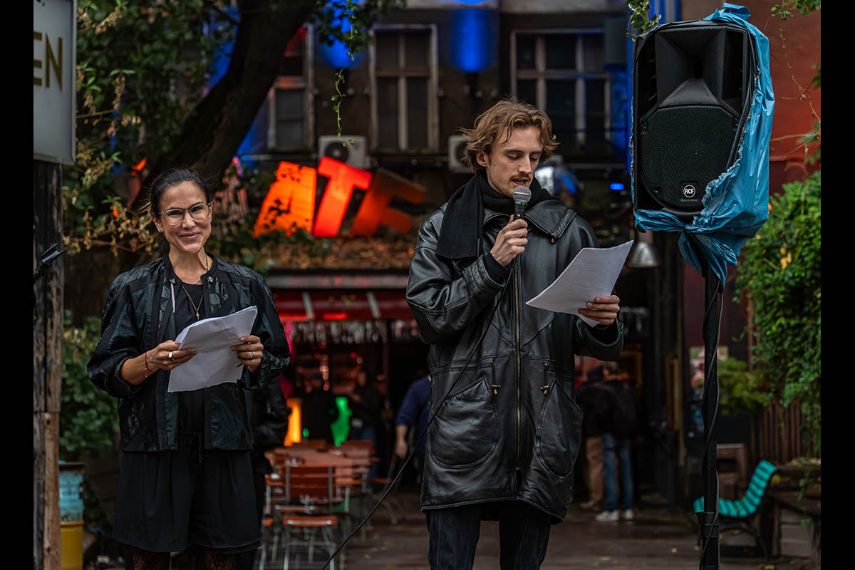 Autobahn A100 wegbassen: Array