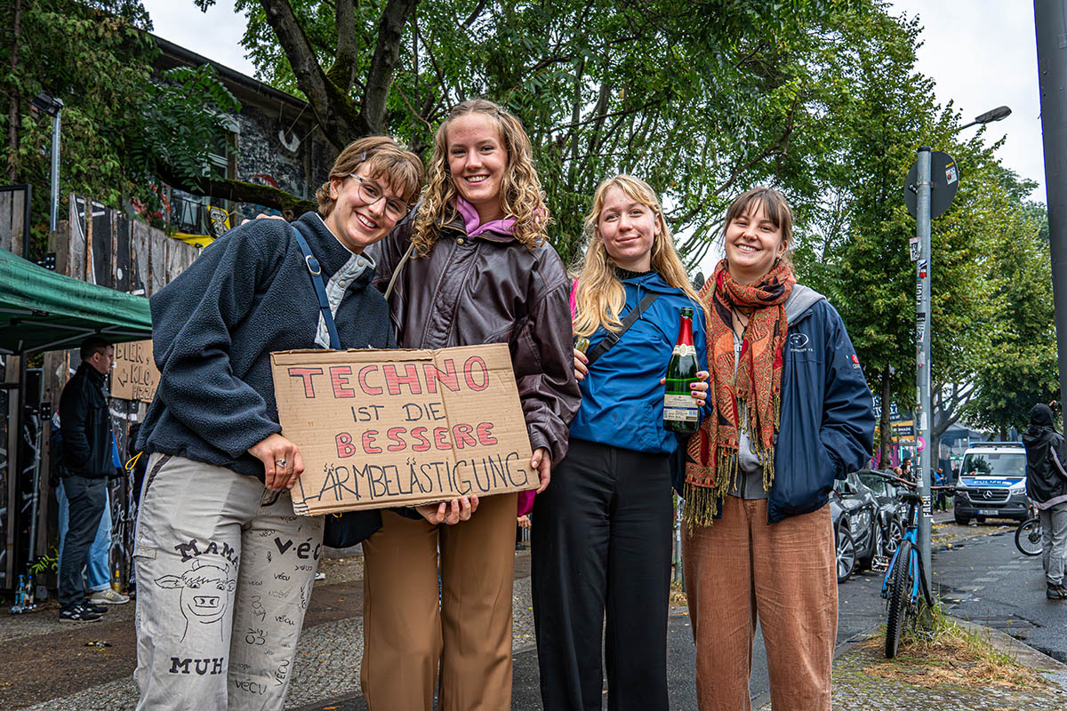 Autobahn A100 wegbassen: Array