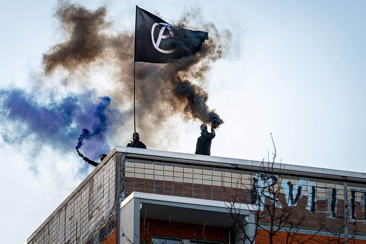 Protest gegen den Amazon-Tower: Array