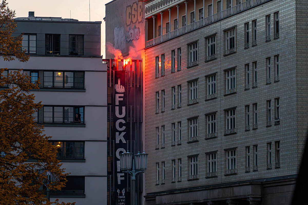 Protest gegen den Amazon-Tower: Array