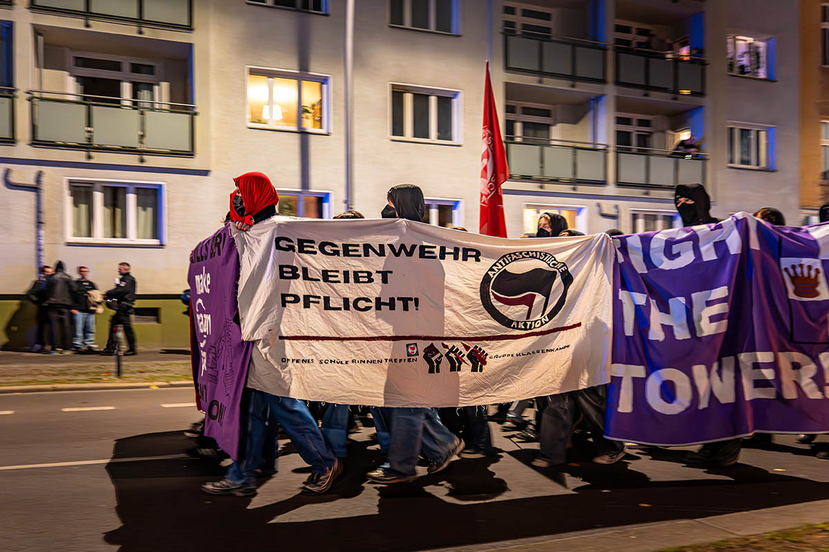 Protest gegen den Amazon-Tower: Array