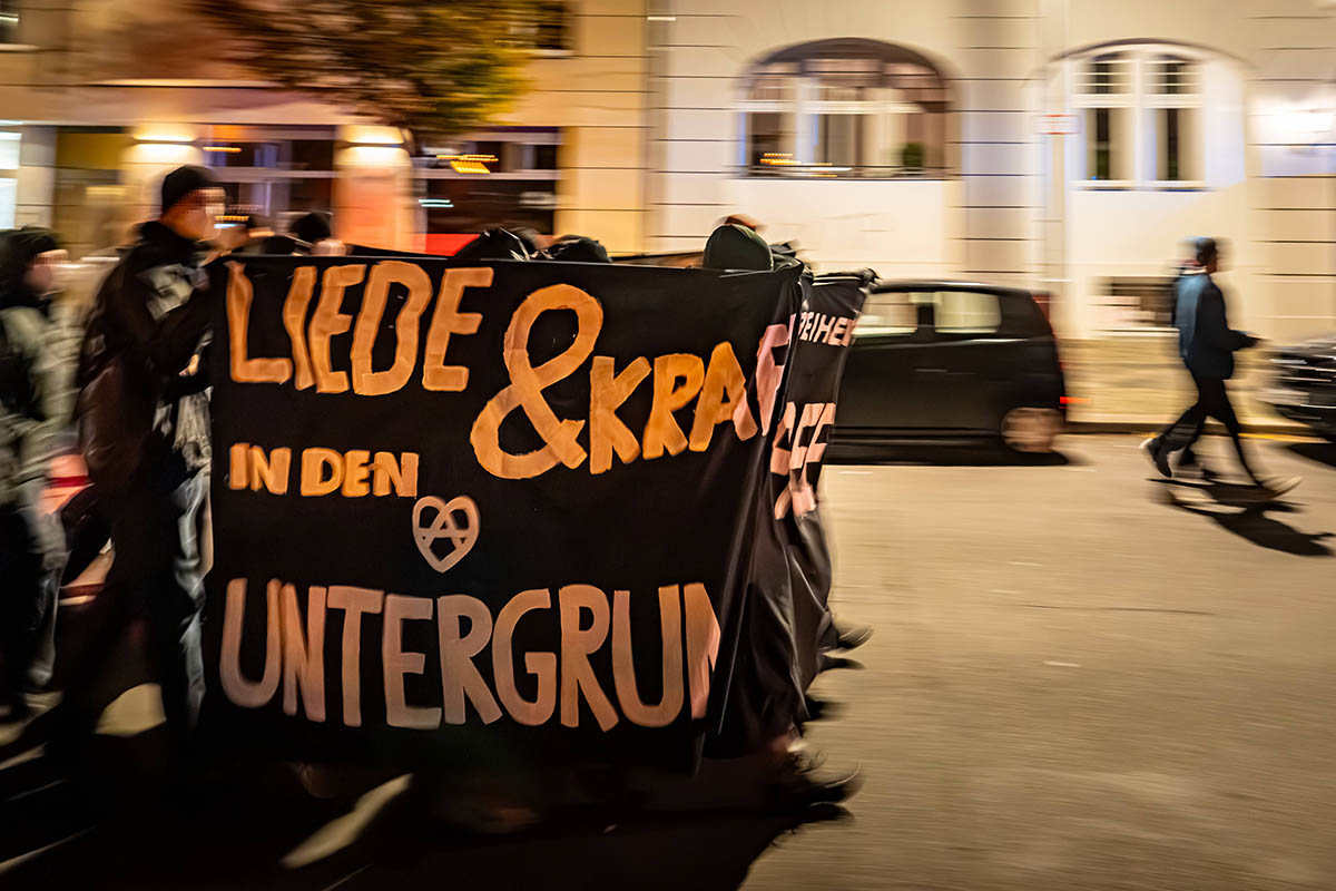 Demo „Freiheit für Nanuk & alle Antifas“: Array