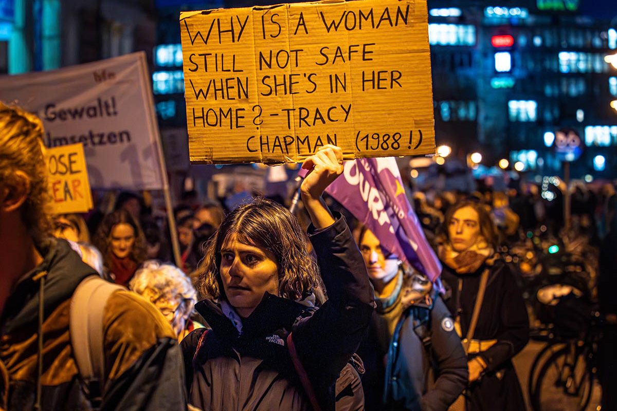 Demonstration gegen Gewalt an Frauen: Array