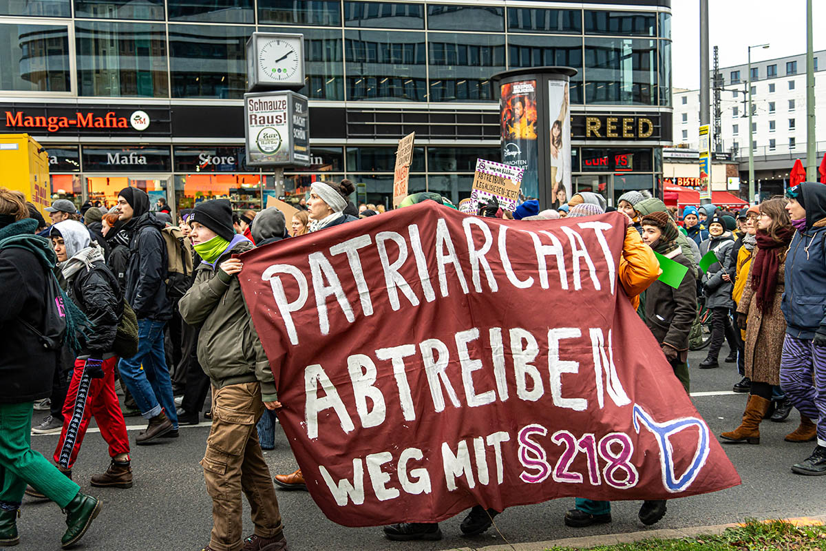 Protest „Abtreibungen legalisieren – jetzt!
Für die Abschaffung von §218“: Array