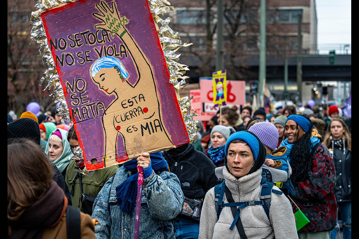 Protest „Abtreibungen legalisieren – jetzt!
Für die Abschaffung von §218“: Array