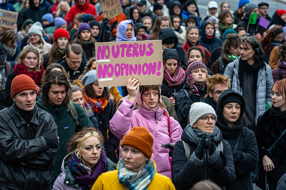 Protest „Abtreibungen legalisieren – jetzt!
Für die Abschaffung von §218“: Array
