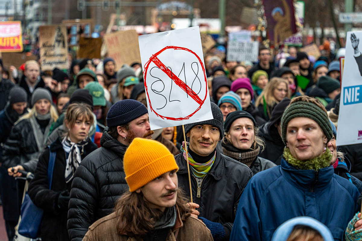 Protest „Abtreibungen legalisieren – jetzt!
Für die Abschaffung von §218“: Array