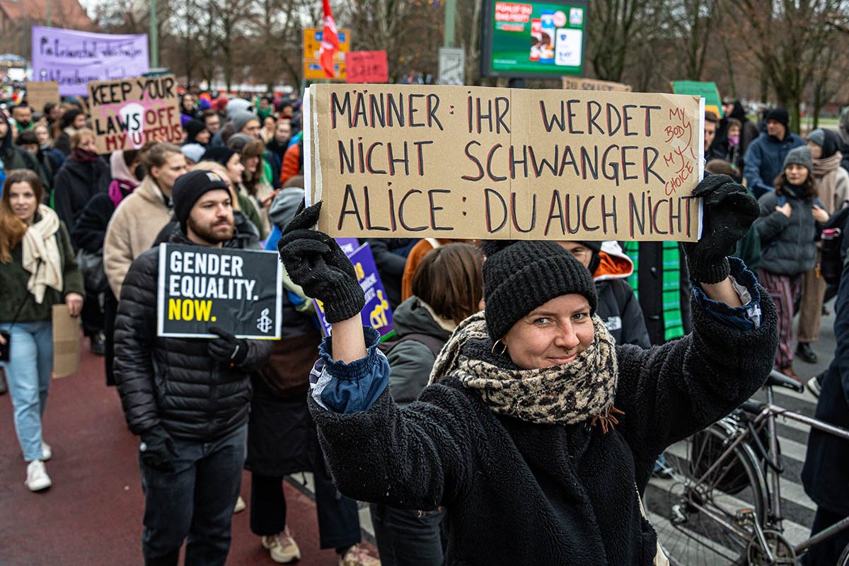 Protest „Abtreibungen legalisieren – jetzt!
Für die Abschaffung von §218“: Array