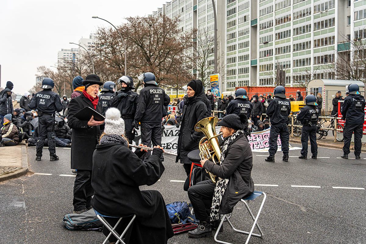 Gescheiterter Naziaufmarsch in Friedrichshain: Array
