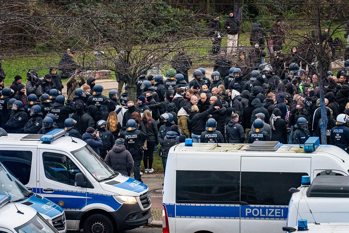 Gescheiterter Naziaufmarsch in Friedrichshain: Array