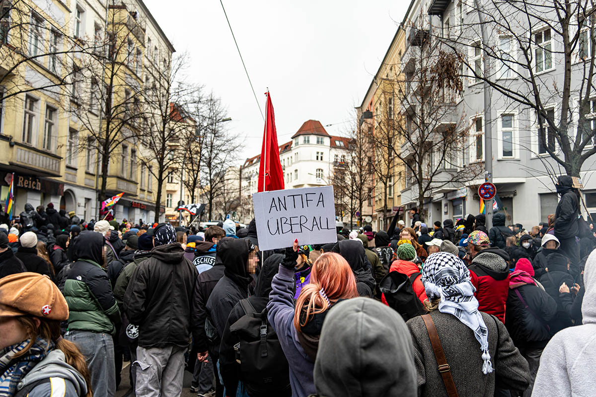 Gescheiterter Naziaufmarsch in Friedrichshain: Array