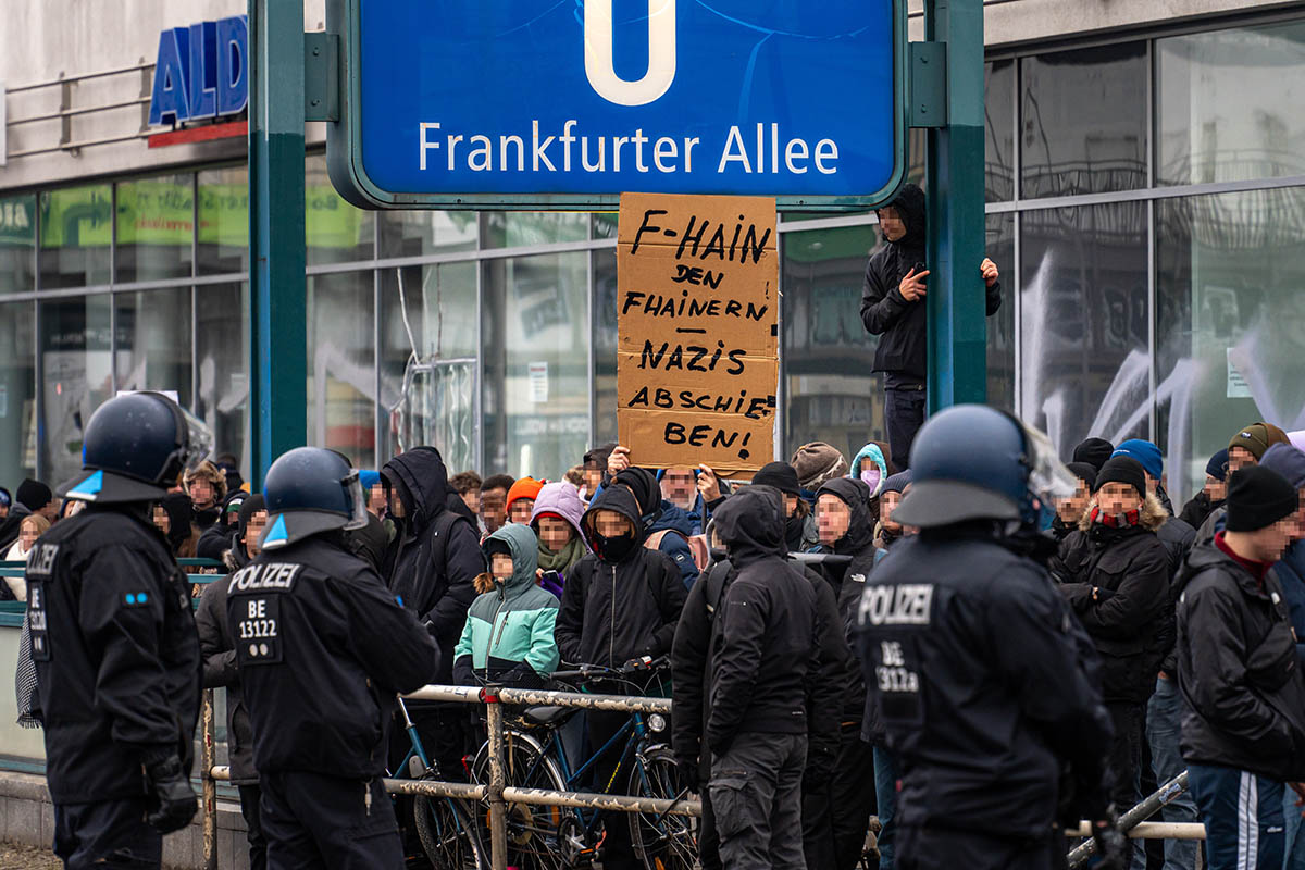 Gescheiterter Naziaufmarsch in Friedrichshain: Array