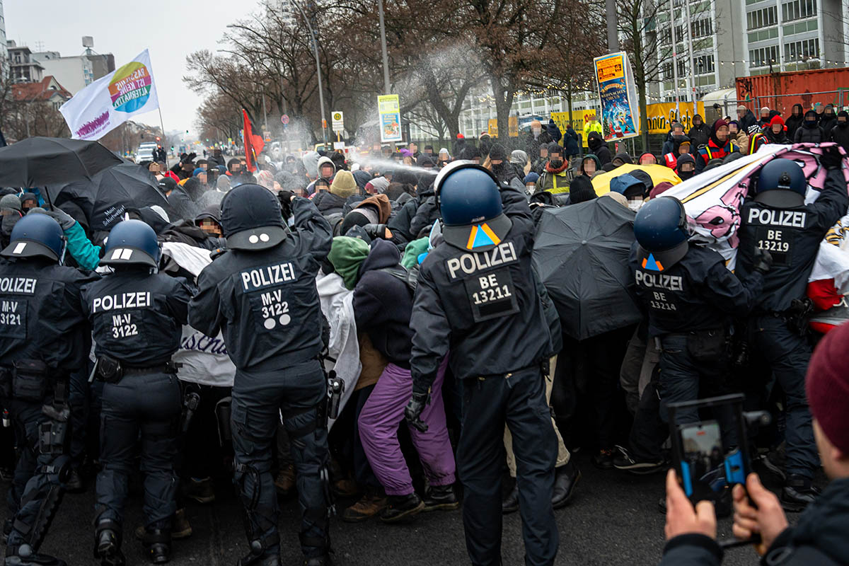 Gescheiterter Naziaufmarsch in Friedrichshain: Array