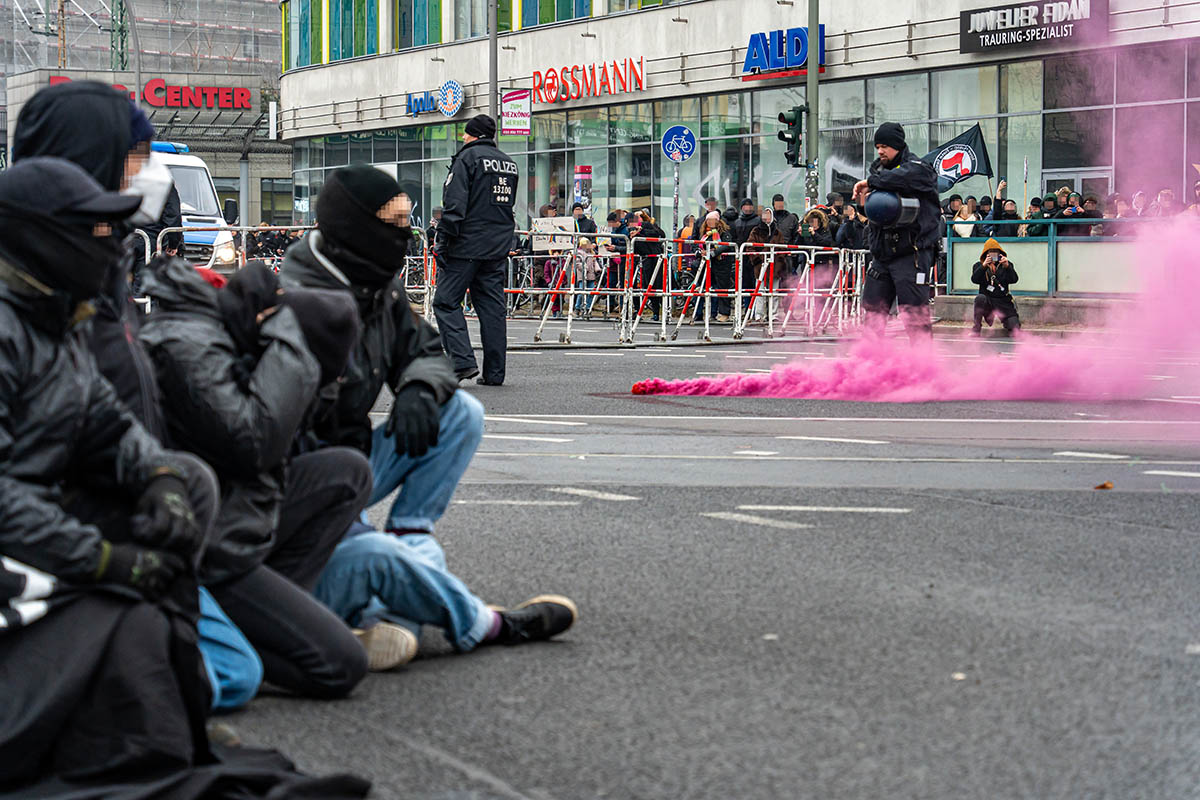Gescheiterter Naziaufmarsch in Friedrichshain: Array