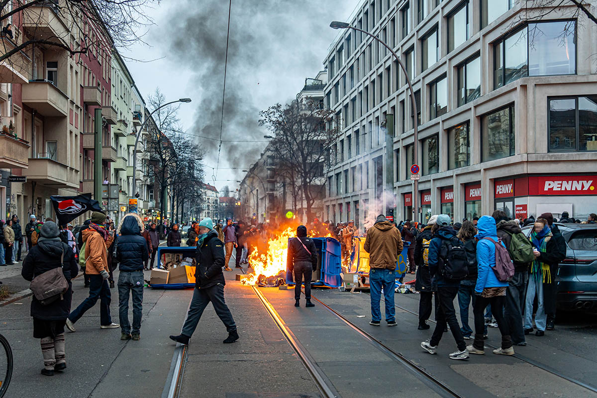 Gescheiterter Naziaufmarsch in Friedrichshain: Array