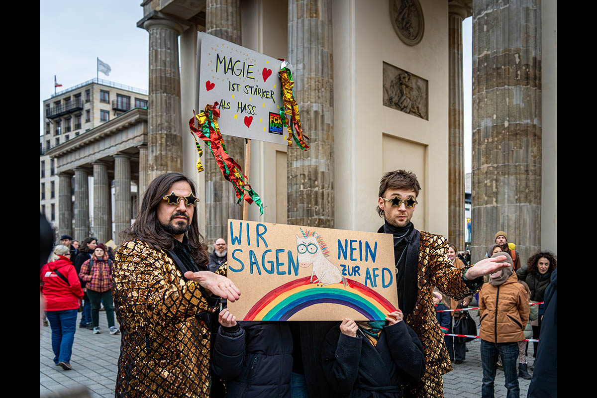 Lichtermeer gegen Rechts: Array