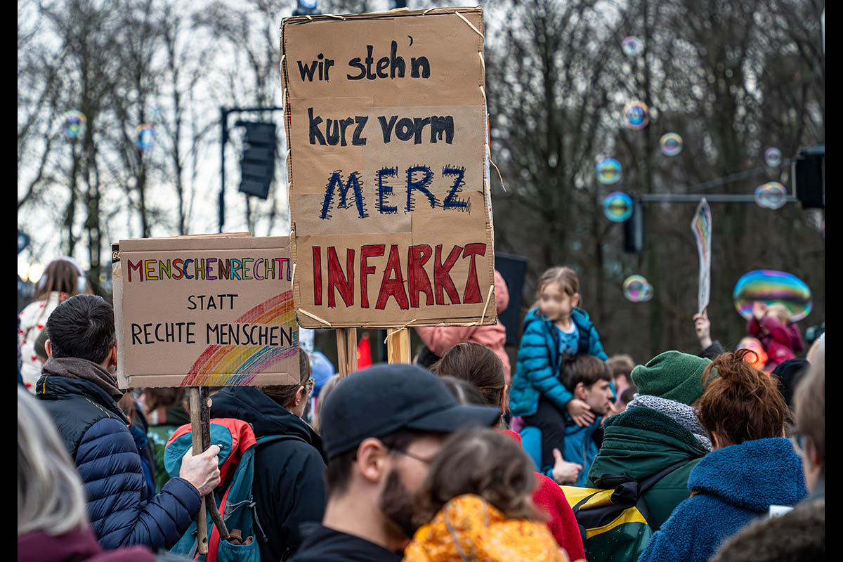 Lichtermeer gegen Rechts: Array