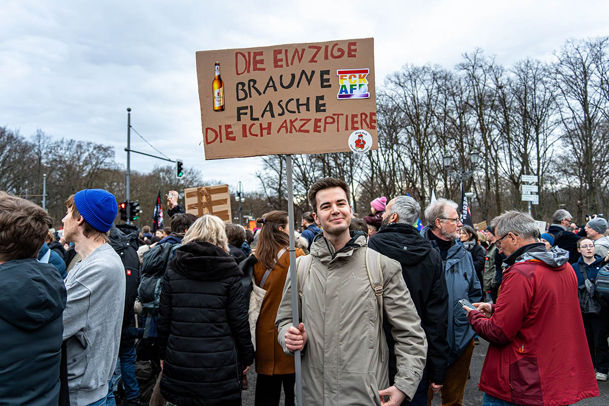 Lichtermeer gegen Rechts: Array