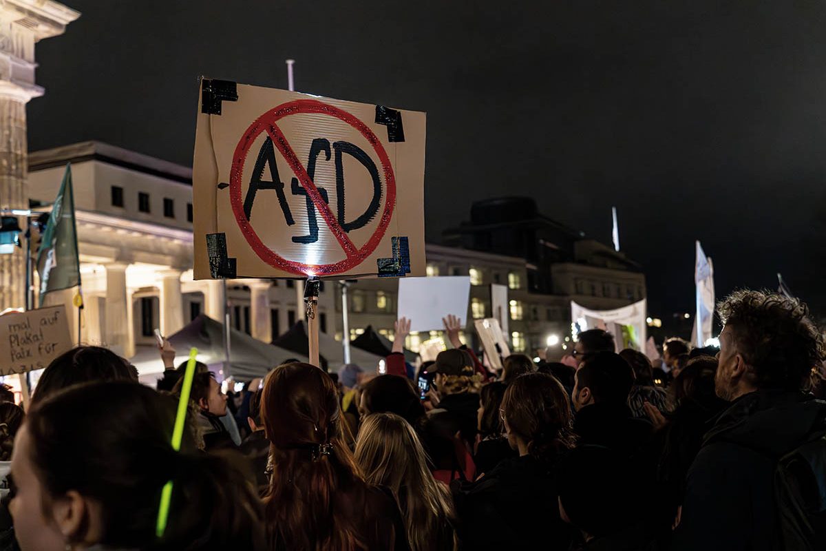 Lichtermeer gegen Rechts: Array