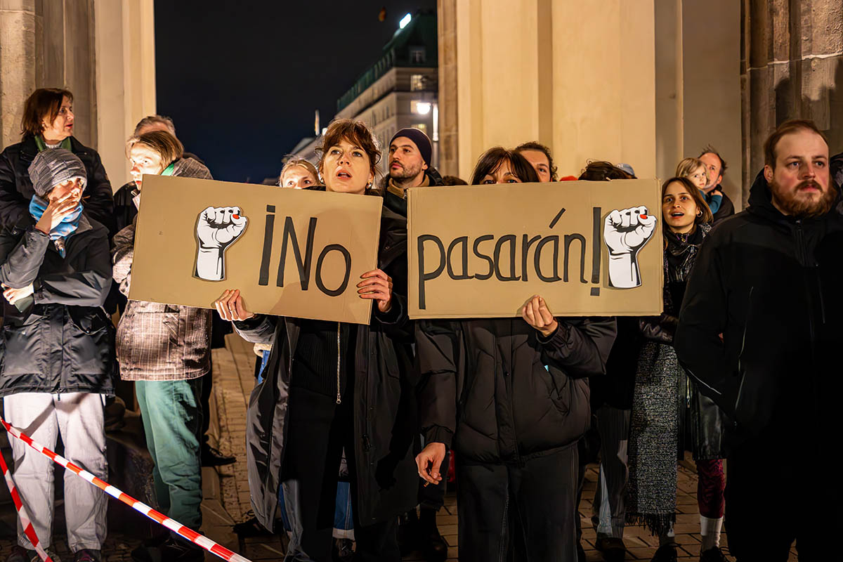 Lichtermeer gegen Rechts: Array
