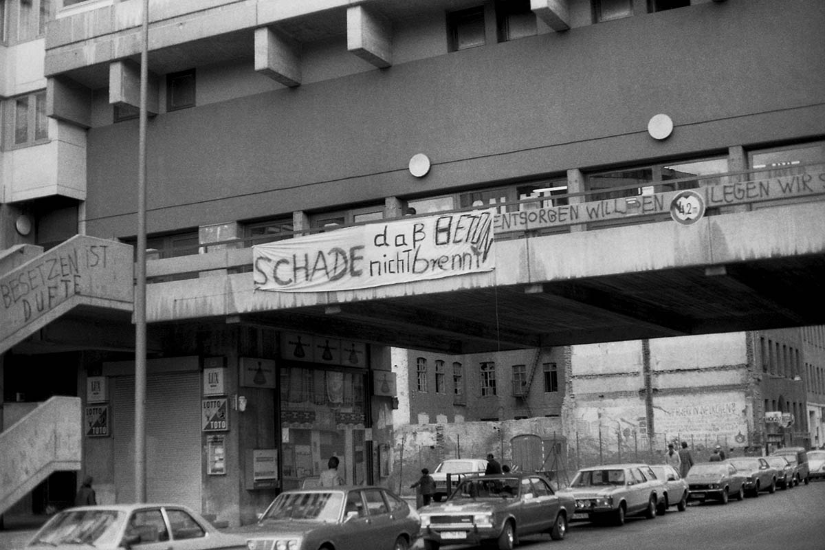 Kreuzberg, NKZ Adalbertstr., “Schade das Beton nicht brennt“ , 1980: