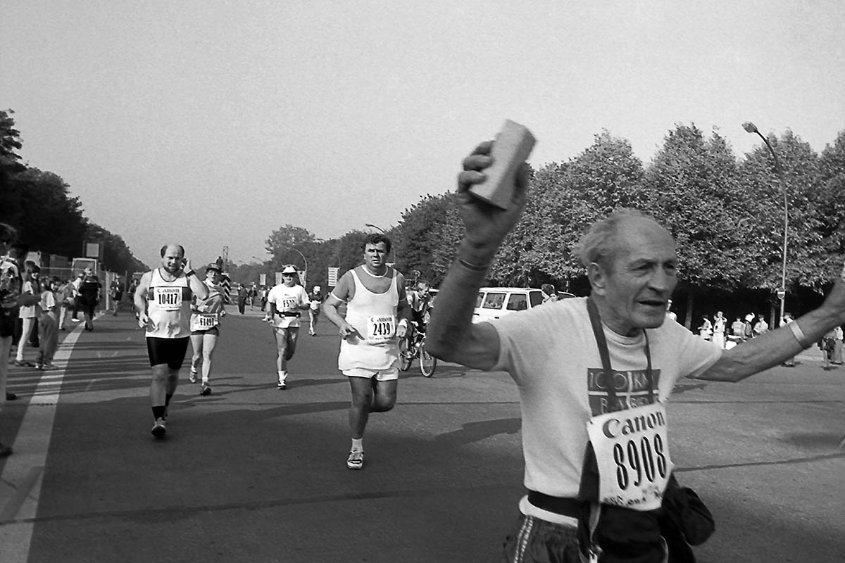 Mitte, Brandenburger Tor, Marathonlauf, September 1992: