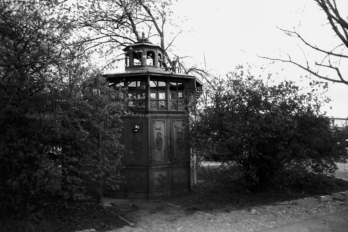 Berlin, Wedding, Klohäuschen am Nordufer, 1992: