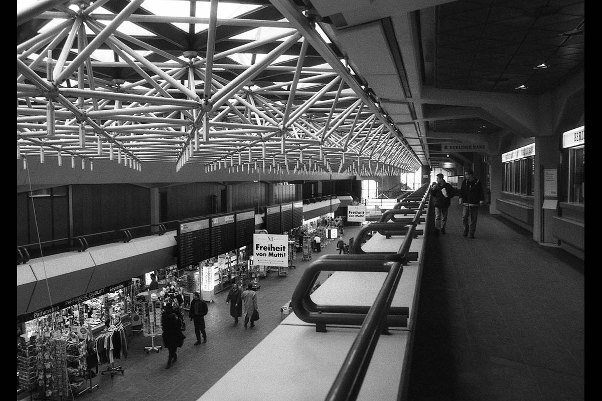 Berlin, Flughafen Tegel 1998: