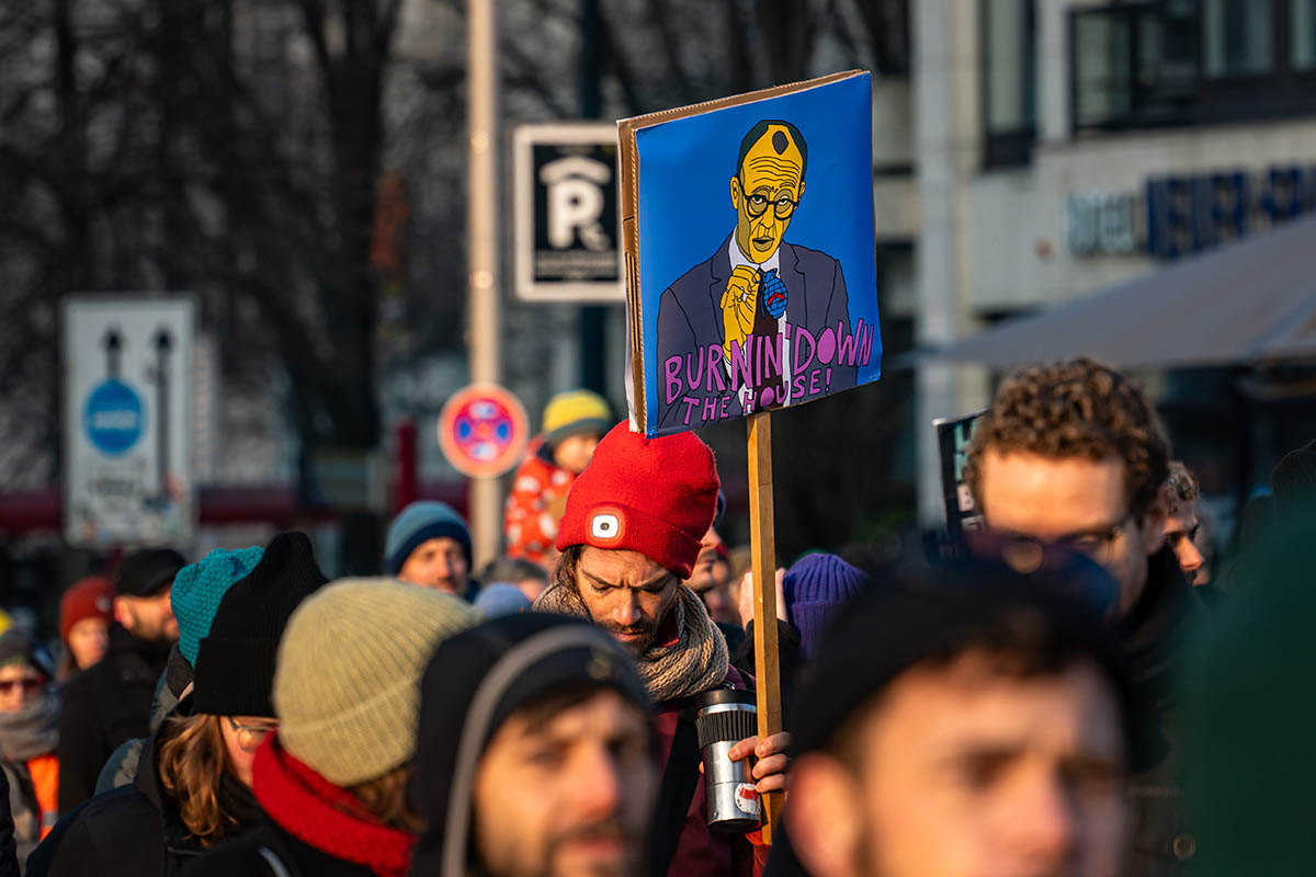 Demonstration unter dem Motto „Feuerwehr der Demokratie“: Array