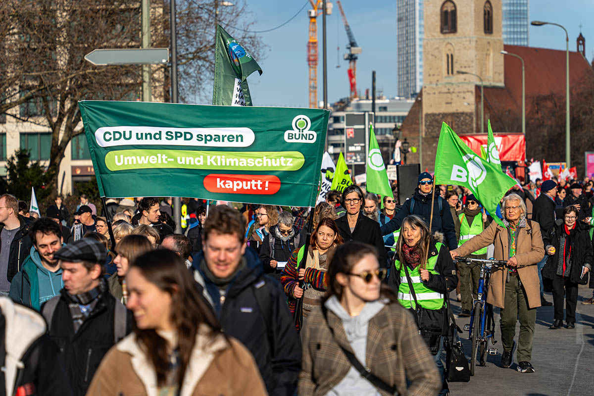 Protest gegen Berliner Sparmaßnahmen: Array