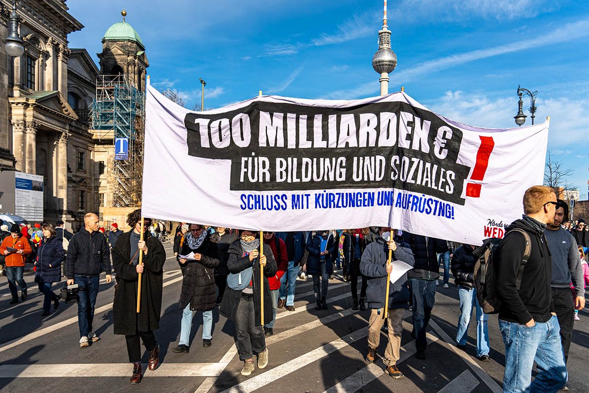 Protest gegen Berliner Sparmaßnahmen: Array