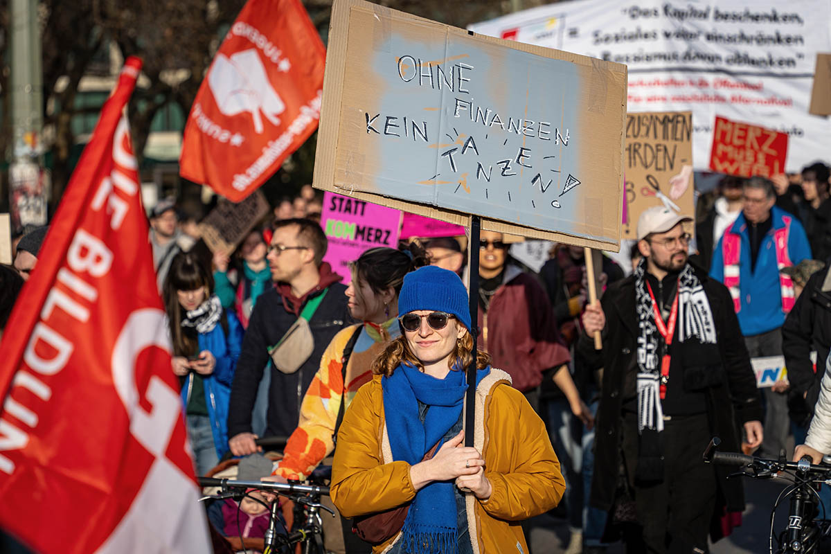 Protest gegen Berliner Sparmaßnahmen: Array
