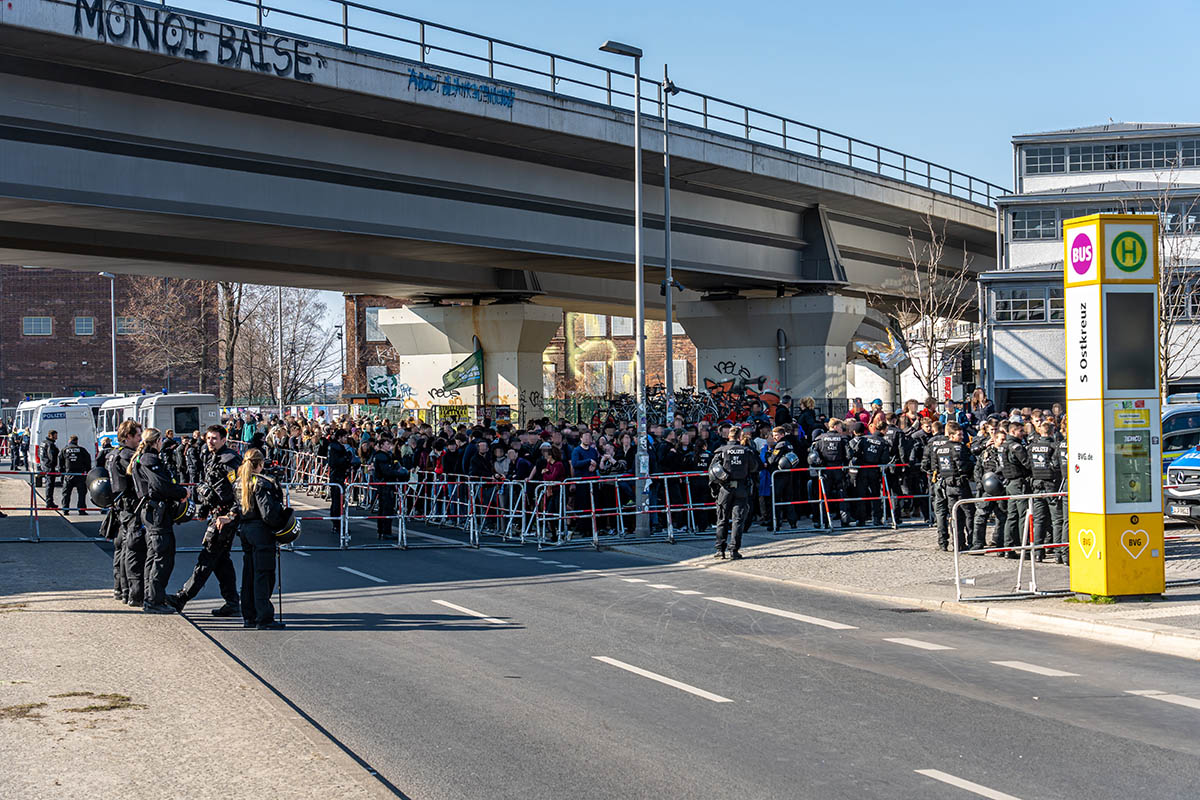 Naziaufmarsch durch Friedrichshain blockiert: Array