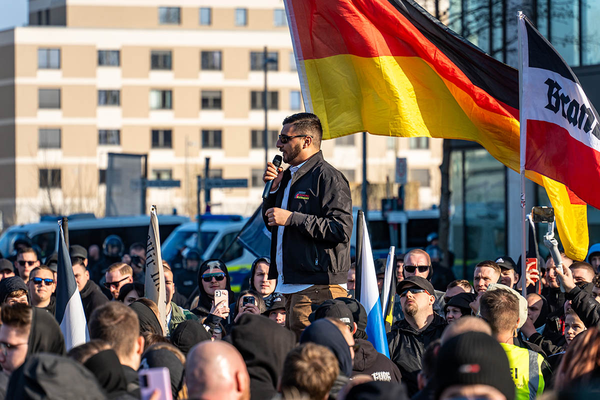 Naziaufmarsch durch Friedrichshain blockiert: Array