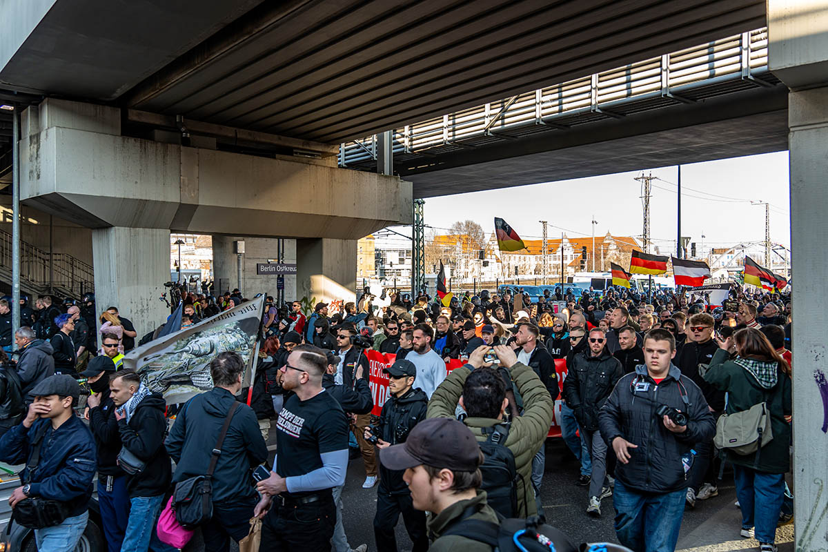 Naziaufmarsch durch Friedrichshain blockiert: Array