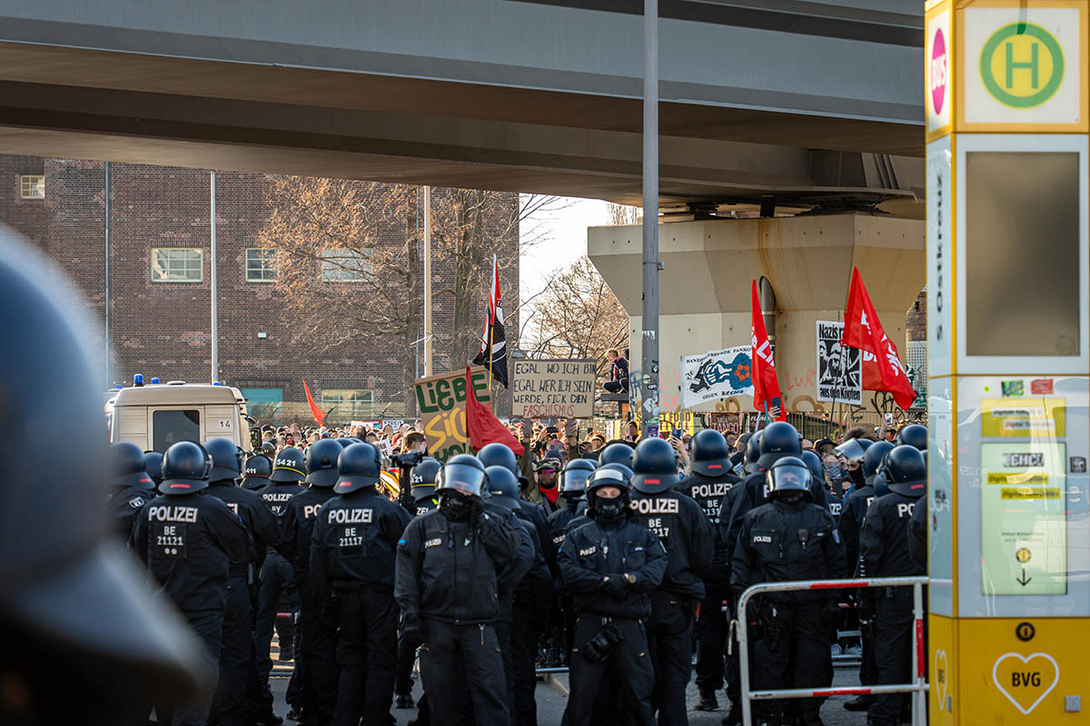 Naziaufmarsch durch Friedrichshain blockiert: Array