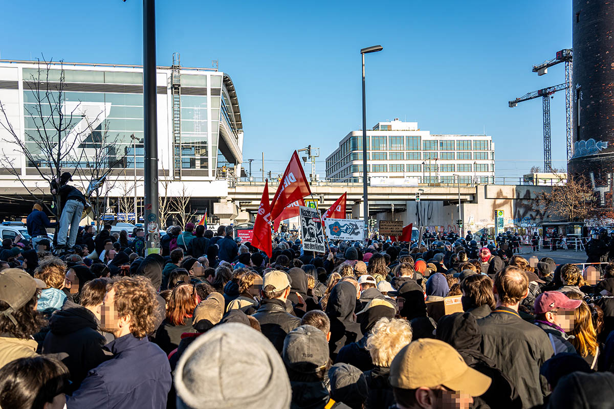 Naziaufmarsch durch Friedrichshain blockiert: Array