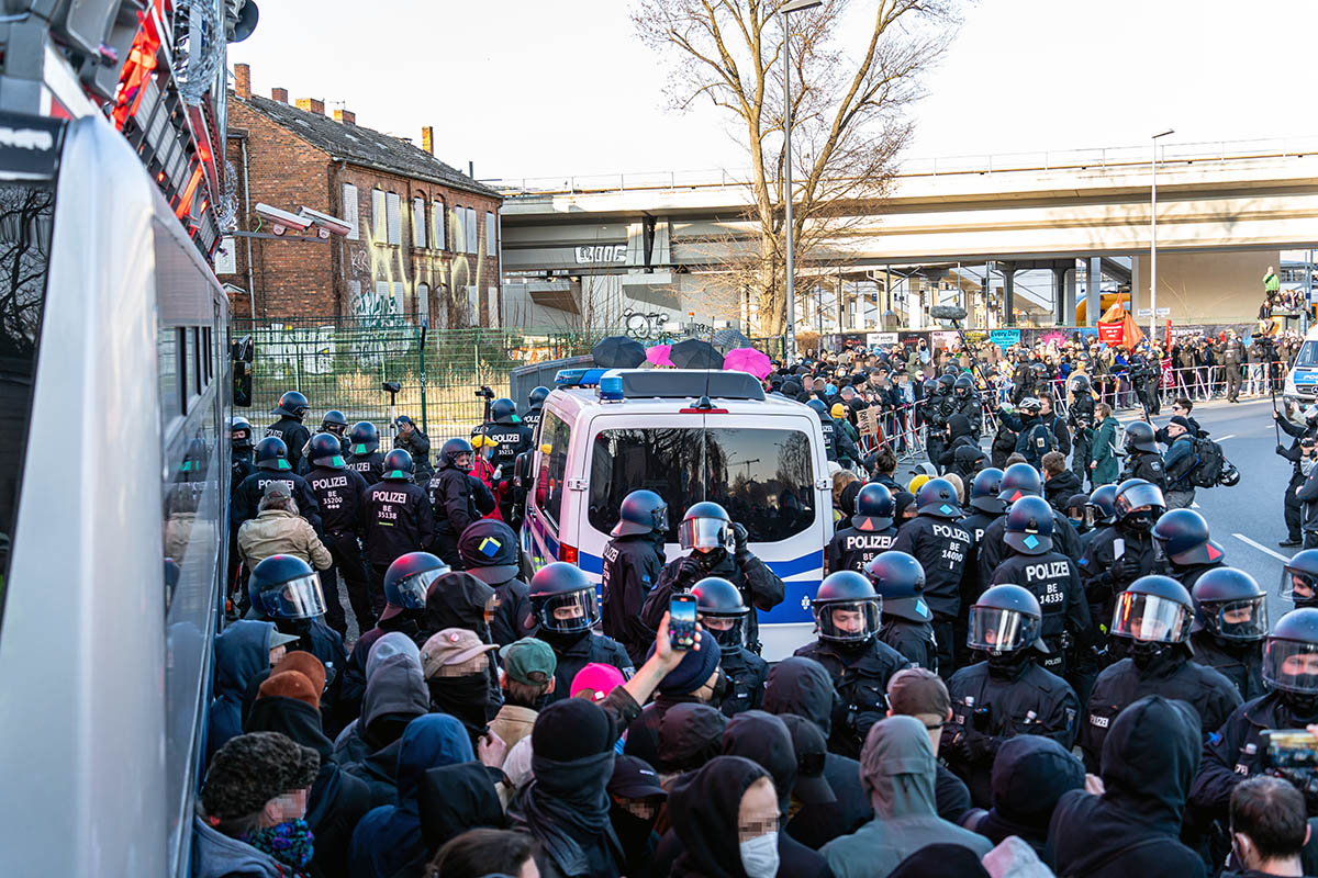 Naziaufmarsch durch Friedrichshain blockiert: Array