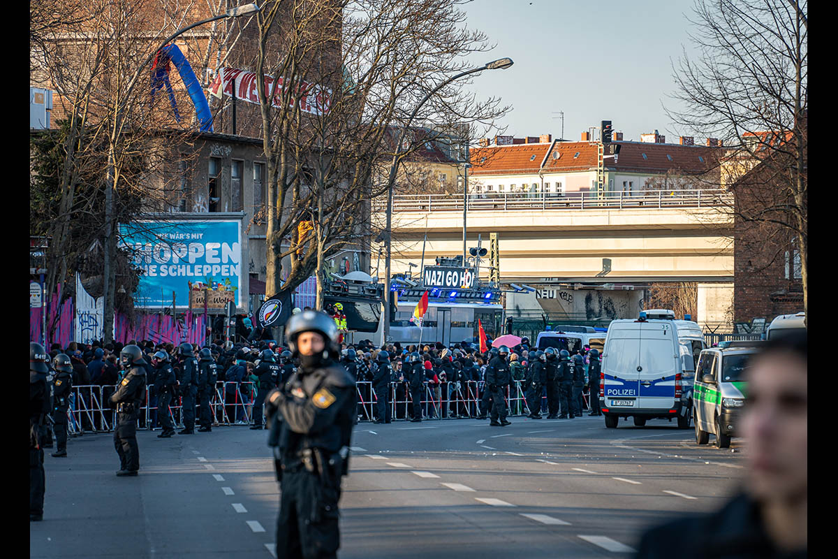 Naziaufmarsch durch Friedrichshain blockiert: Array