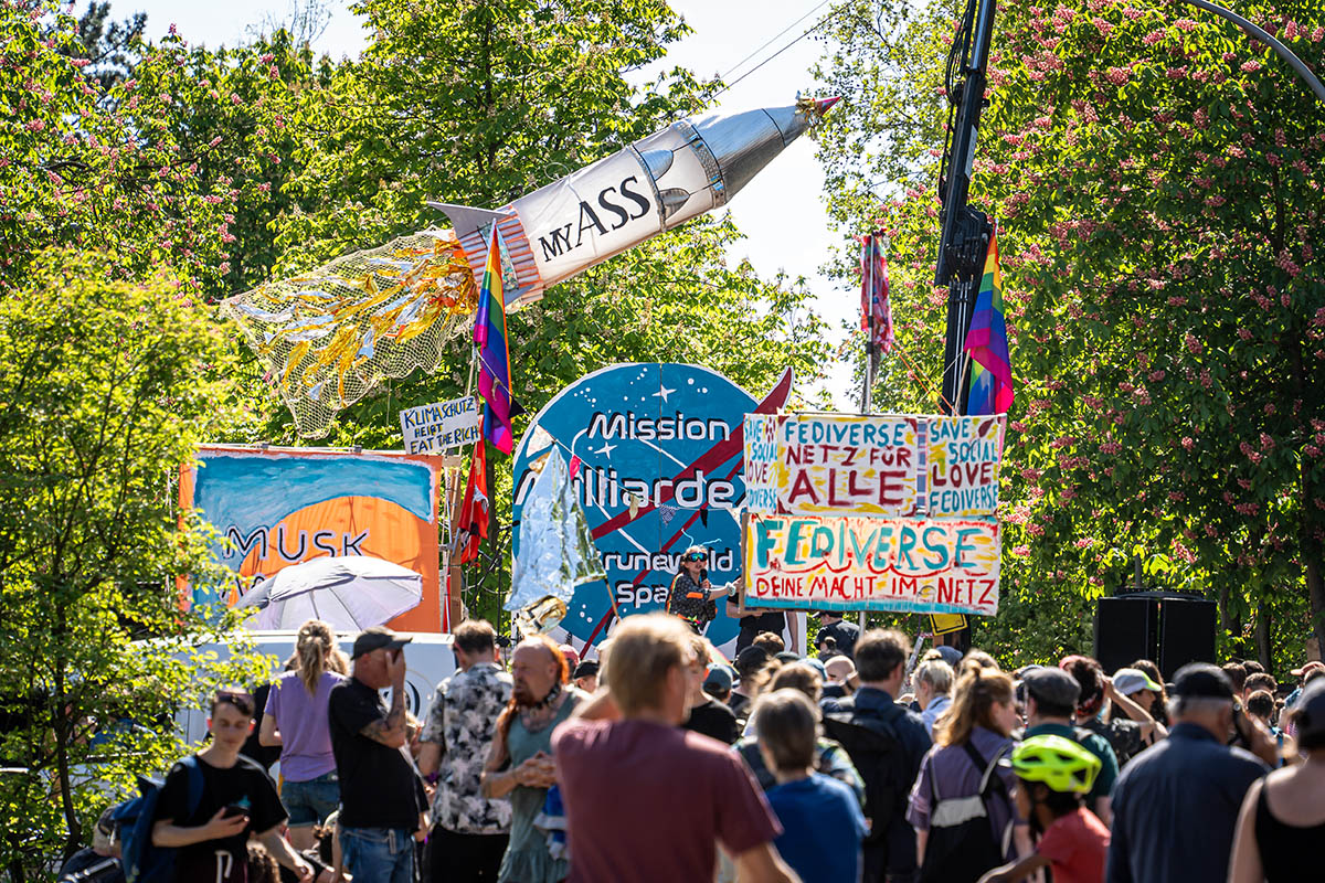 Intergalaktische MyGruni-Demo am 1. Mai: Array
