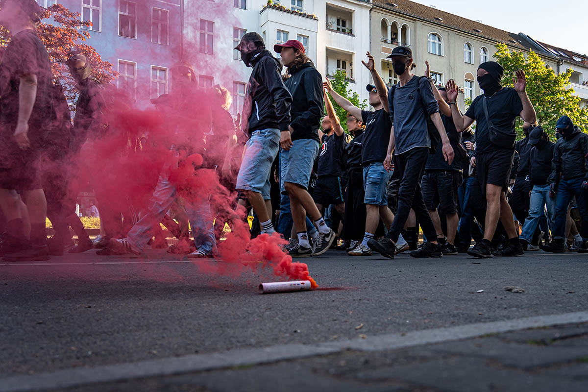 Revolutionäre 1. Mai-Demo in Berlin: Array