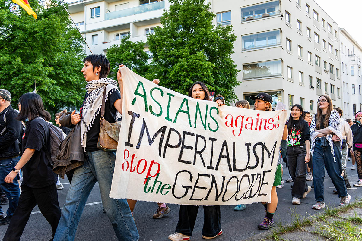 Revolutionäre 1. Mai-Demo in Berlin: Array
