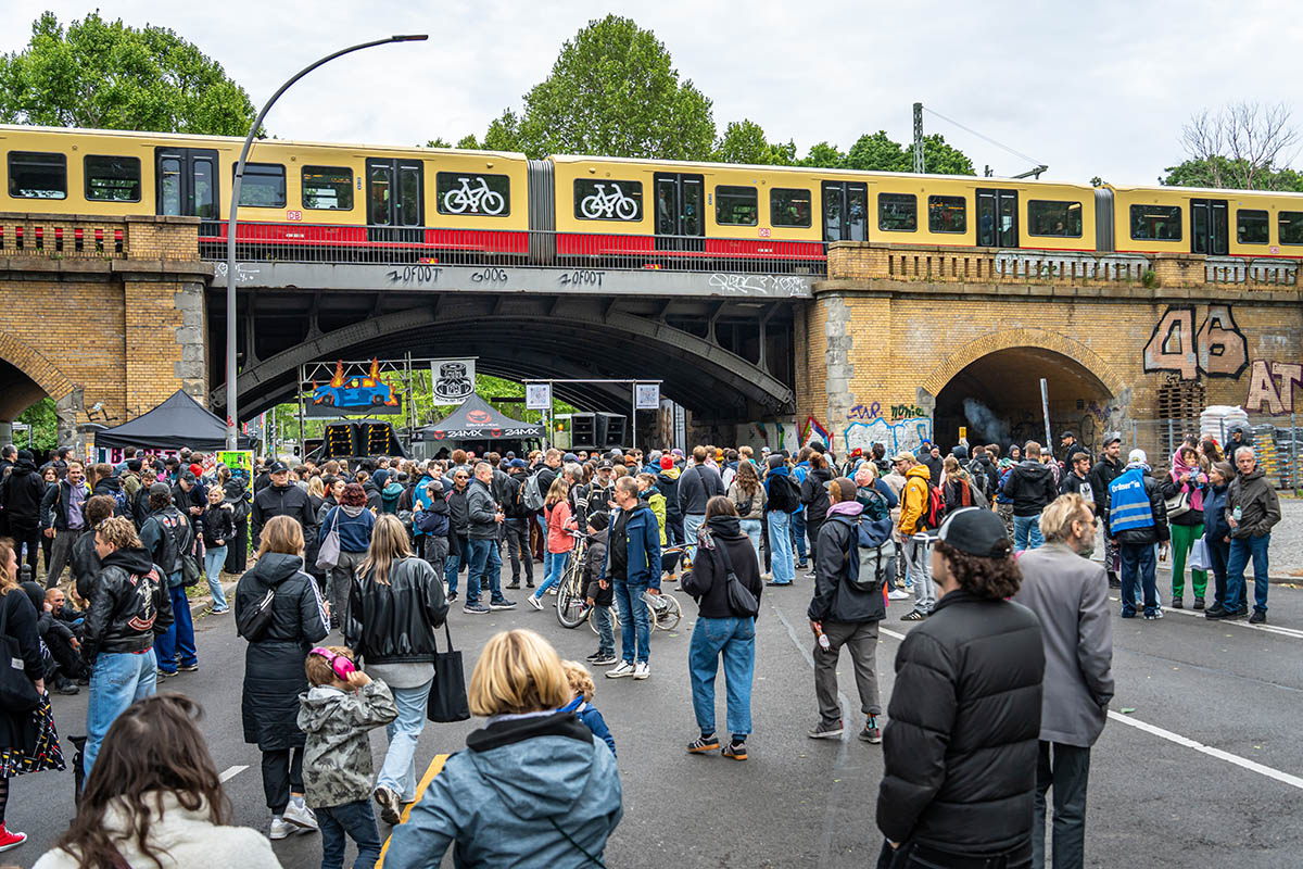 A100 wegbassen: Array