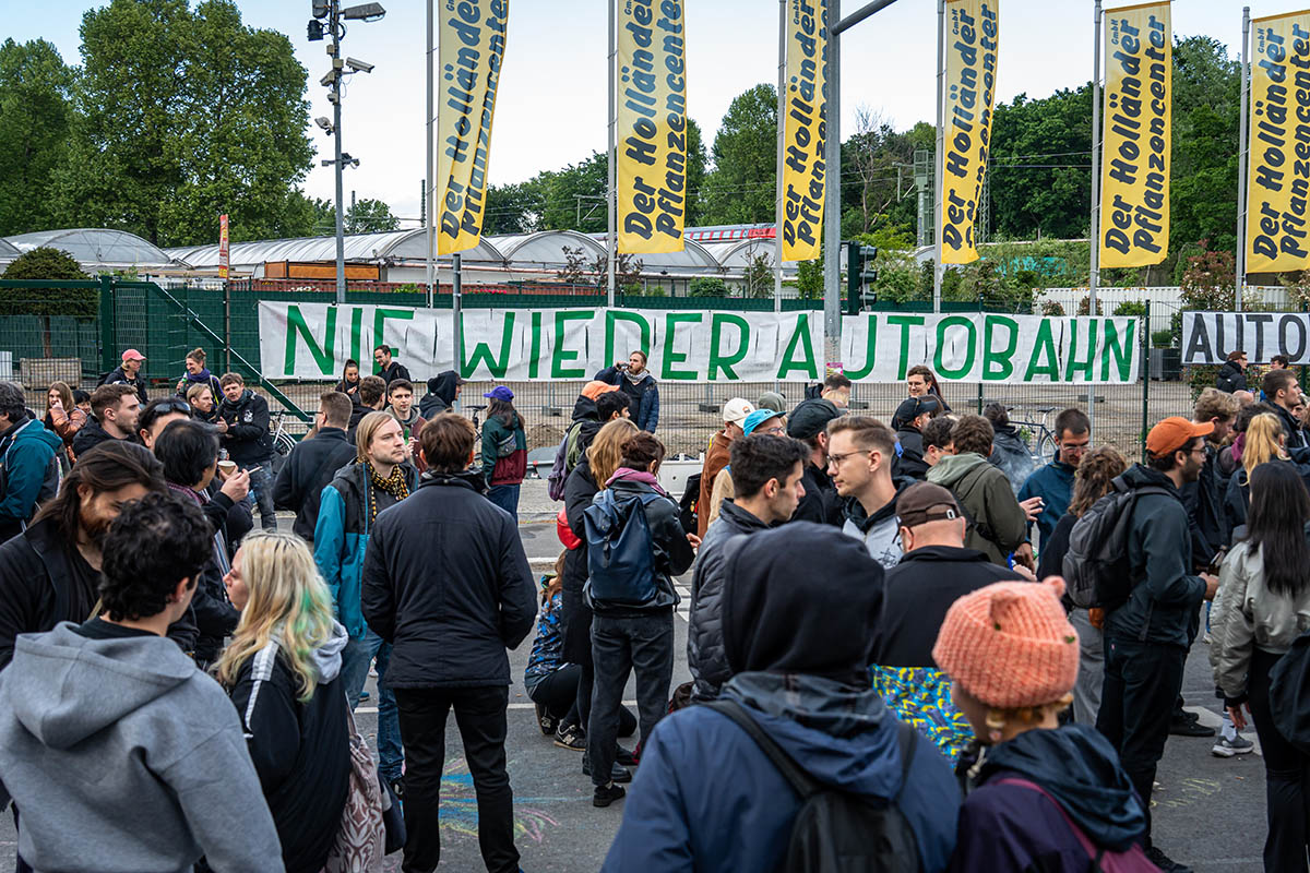 A100 wegbassen: Array