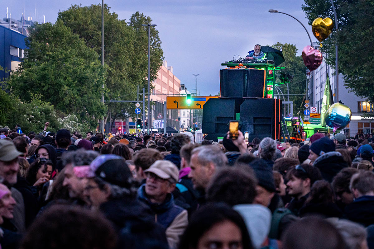 A100 wegbassen: Array