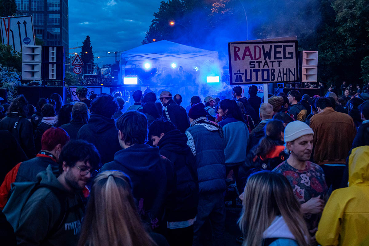 A100 wegbassen: Array