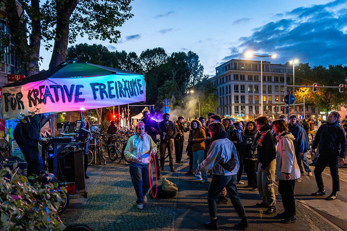 A100 wegbassen: Array