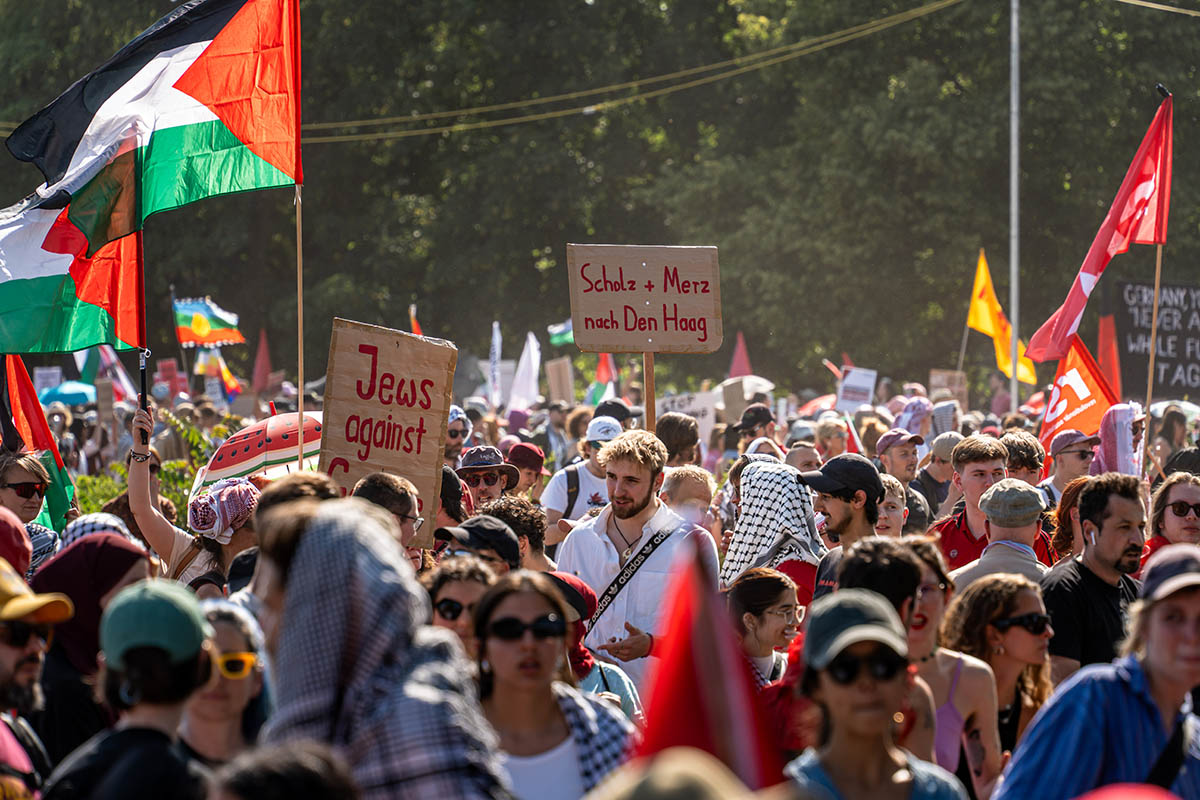 United for Gaza: Array