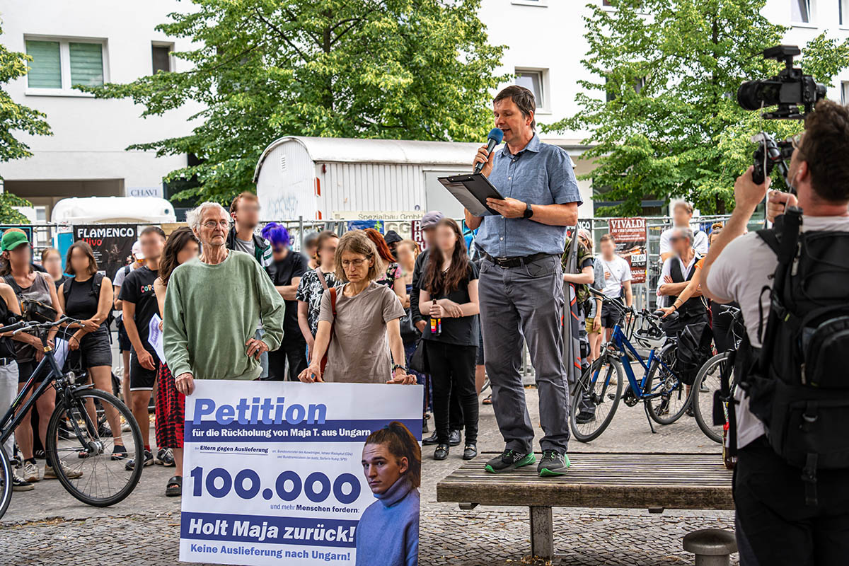 Free Maja Wanderung von Majas Vater: Array