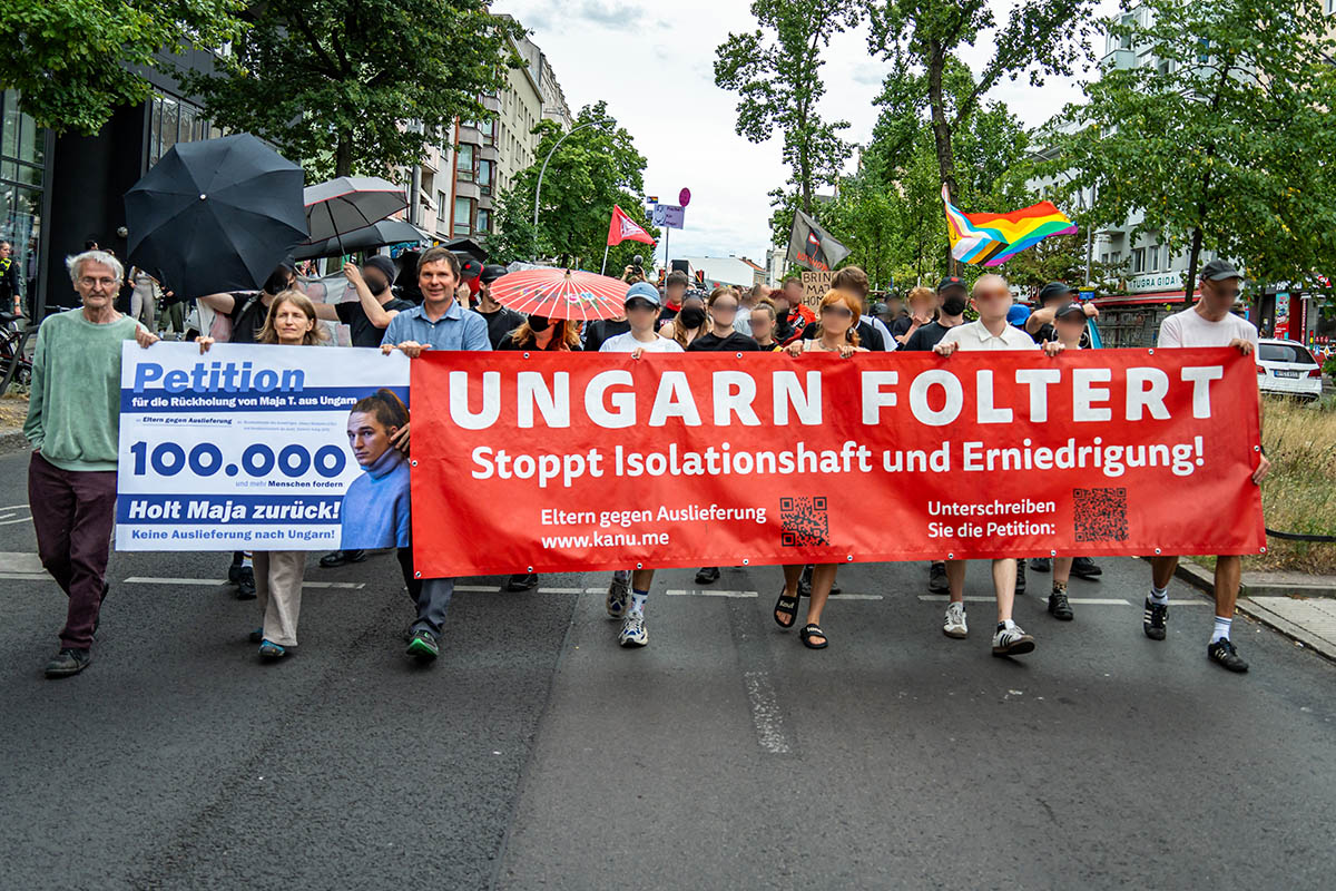 Free Maja Wanderung von Majas Vater: Array